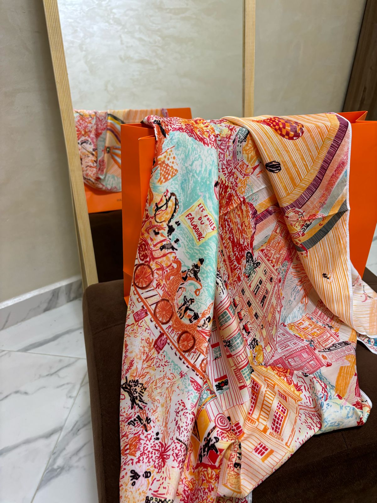 Foulard en soie satinée 015