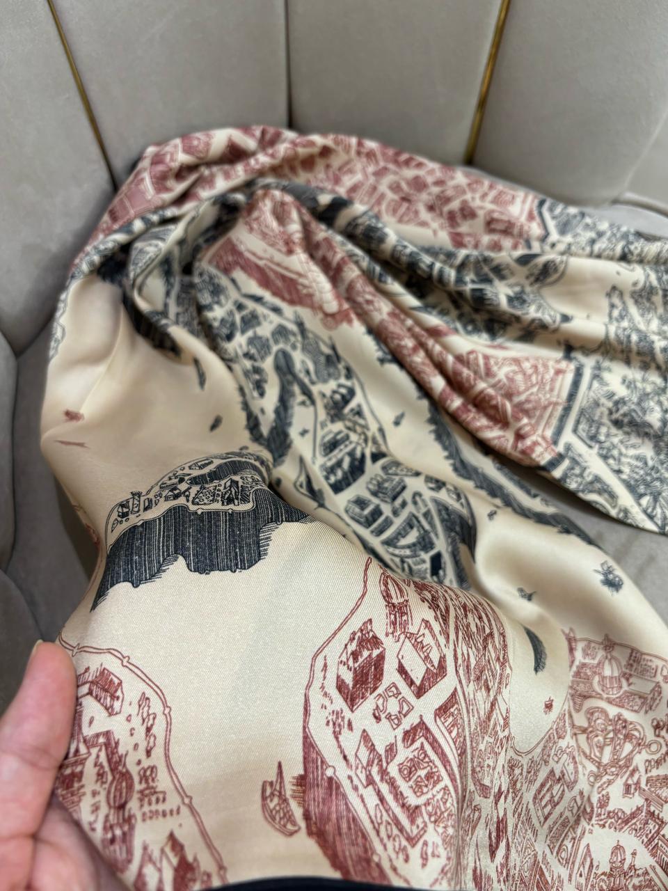 Foulard en soie satinée 014