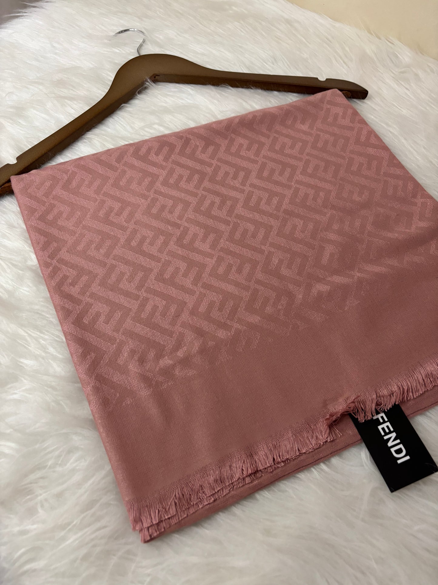 Écharpe Fendi carrée