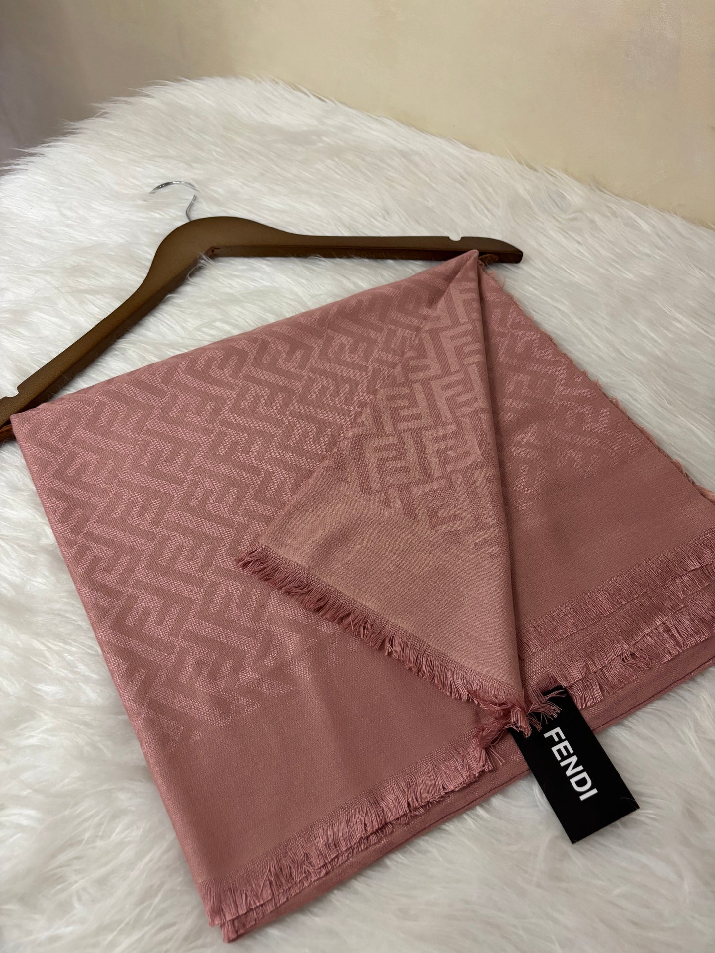 Écharpe Fendi carrée