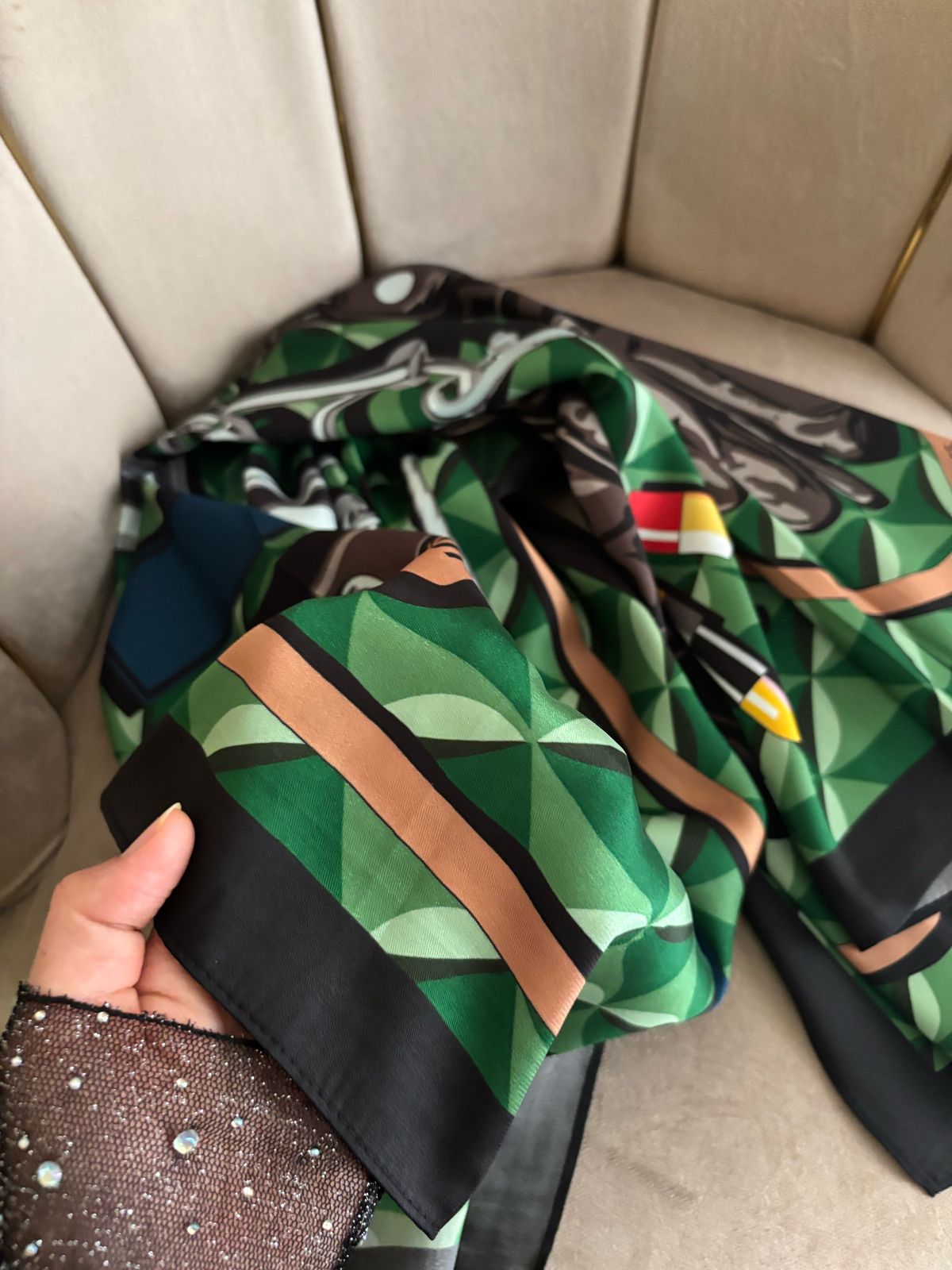 Foulard en soie satinée 032