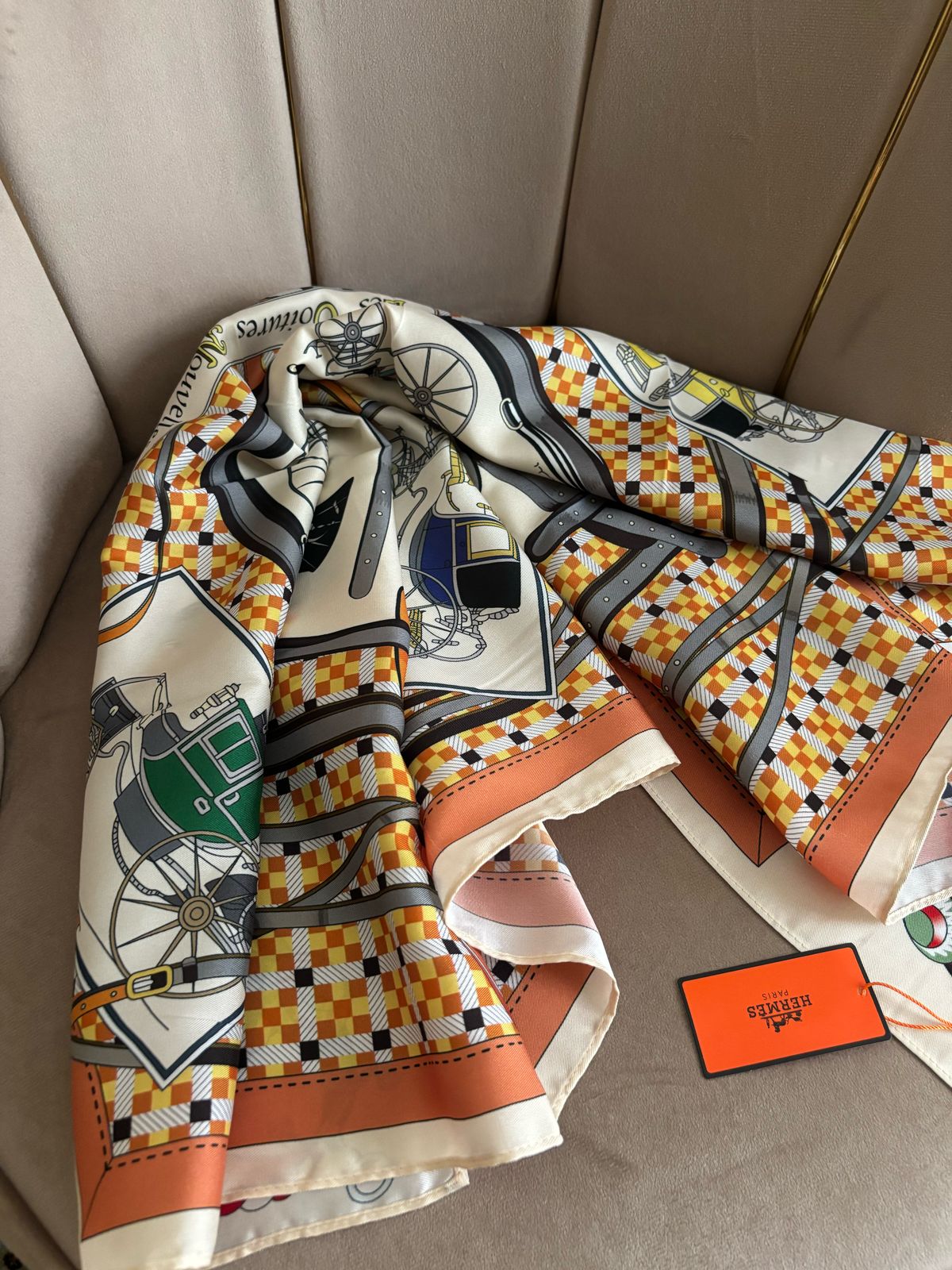 Foulard en soie satinée 020