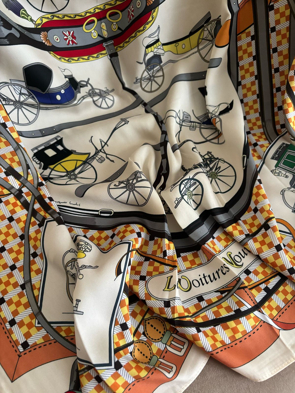 Foulard en soie satinée 020