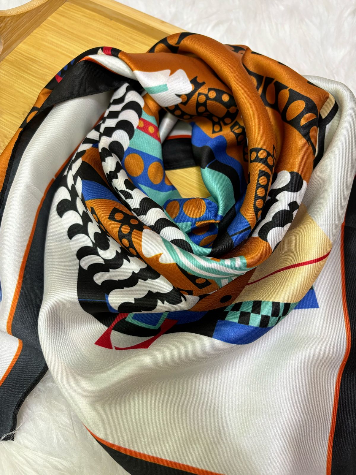 Foulard en soie satinée 005